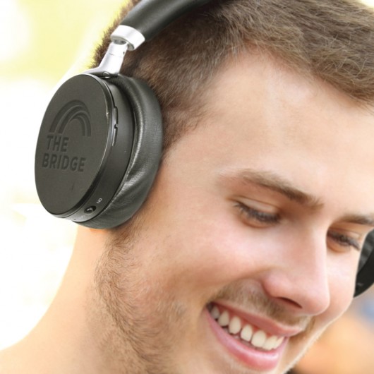 Cremorne Noise Cancelling Headphones lifestyle image